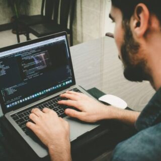 Mencari proyek freelance programmer bagi fresh graduate IT