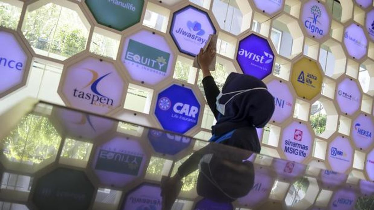 Perbedaan investasi syariah dan konvensional dalam hal return dan risiko