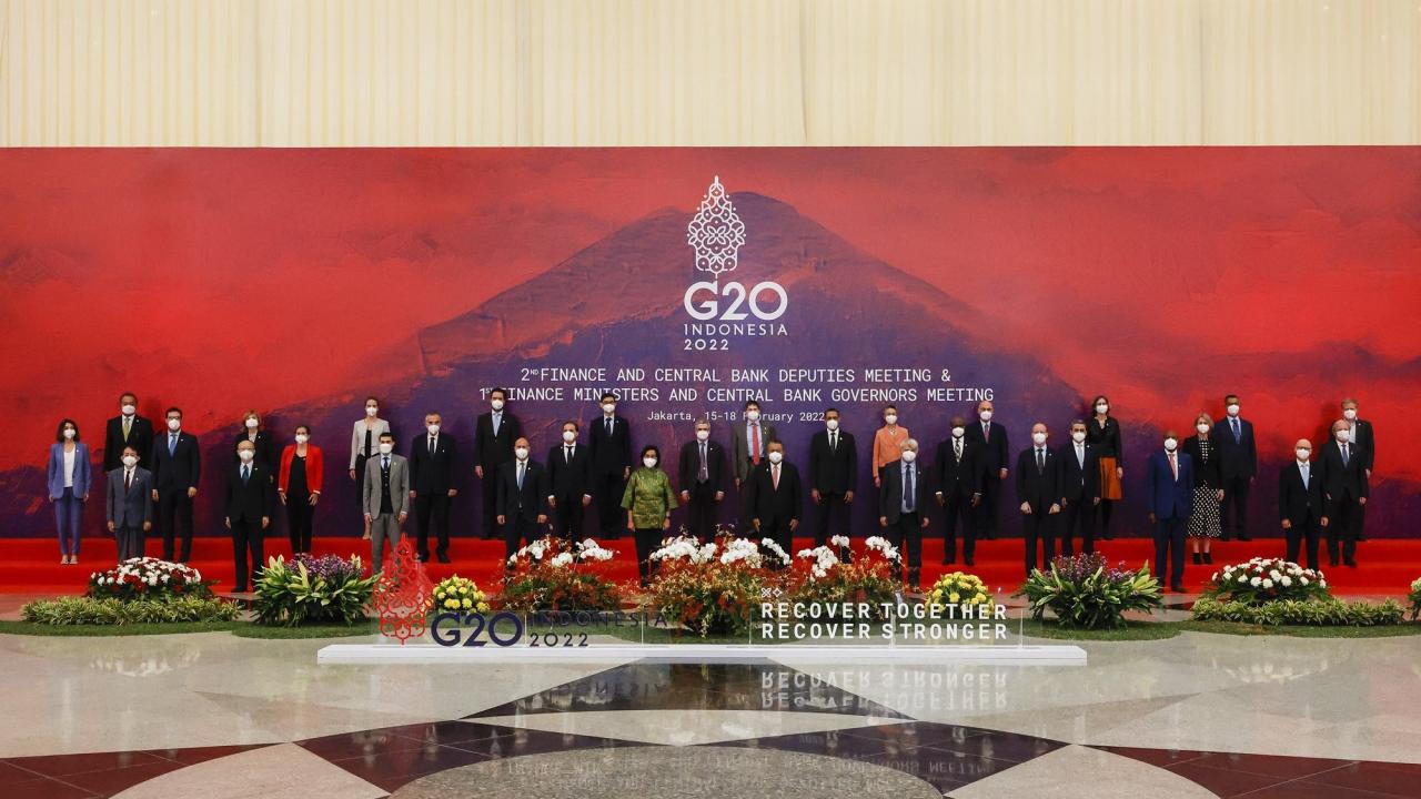 Perbedaan tugas Bank Indonesia dan Otoritas Jasa Keuangan (OJK)