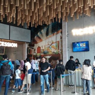 Jadwal film bioskop Koja Trade Mall hari ini dan besok.