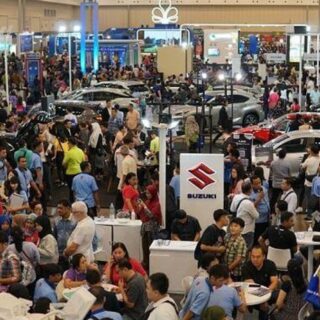 Brosur kredit mobil dan motor terbaru dari Bank BCA