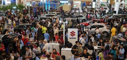 Brosur kredit mobil dan motor terbaru dari Bank BCA