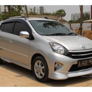 Harga mobil Toyota Agya kredit di dealer resmi